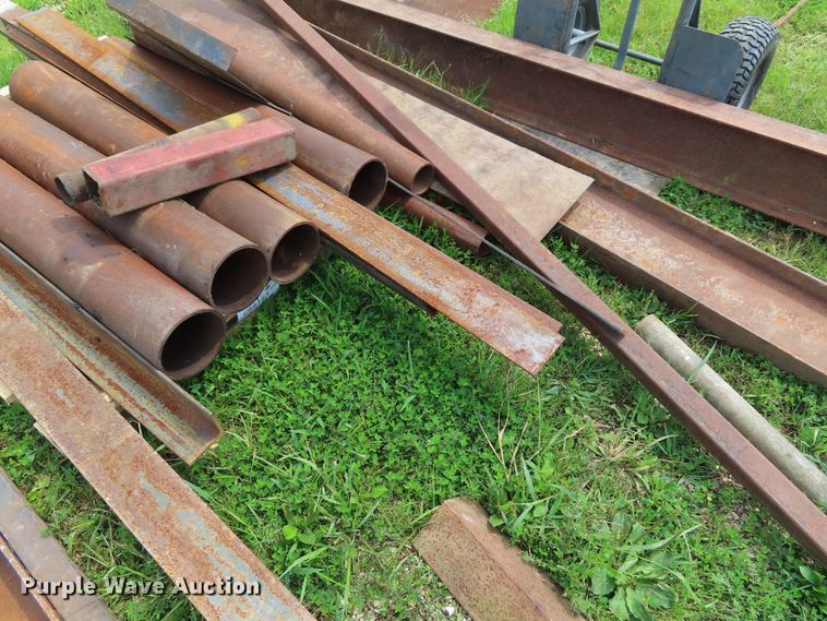 image for item FJ9201 Assorted steel and blocks