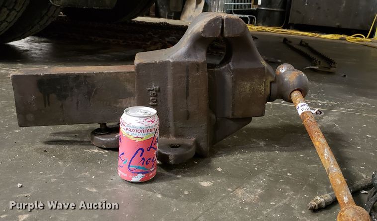 image for item FJ9210 Vise