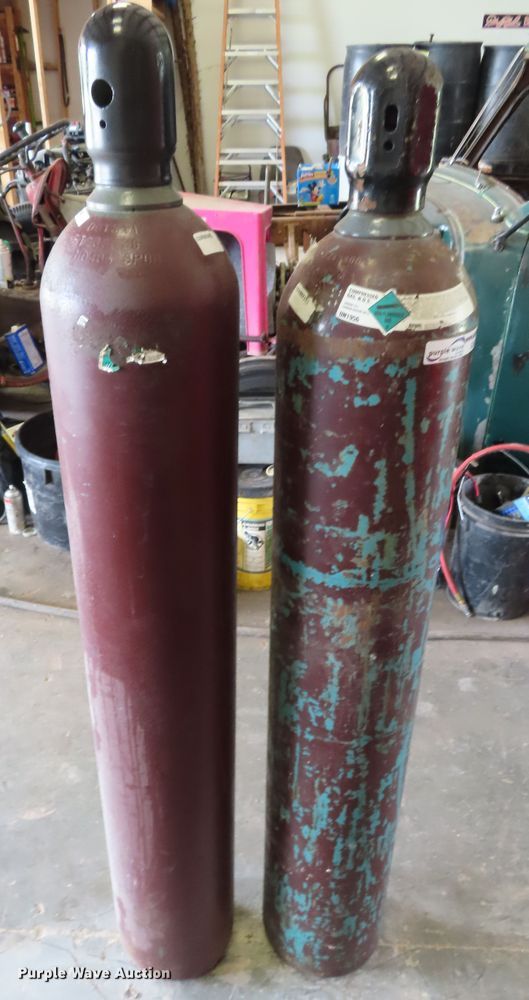 image for item FJ9217 (2) argon/carbon dioxide bottles