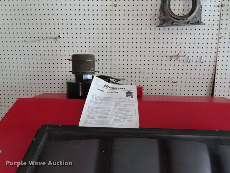 image for item FJ9219 Snap-on YA3625A sandblasting cabinet