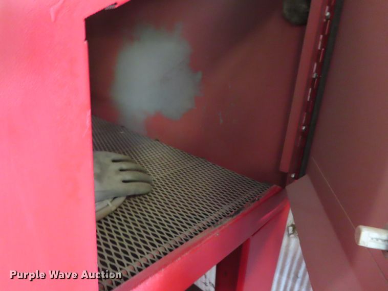 image for item FJ9219 Snap-on YA3625A sandblasting cabinet