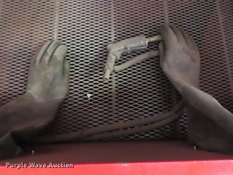 image for item FJ9219 Snap-on YA3625A sandblasting cabinet