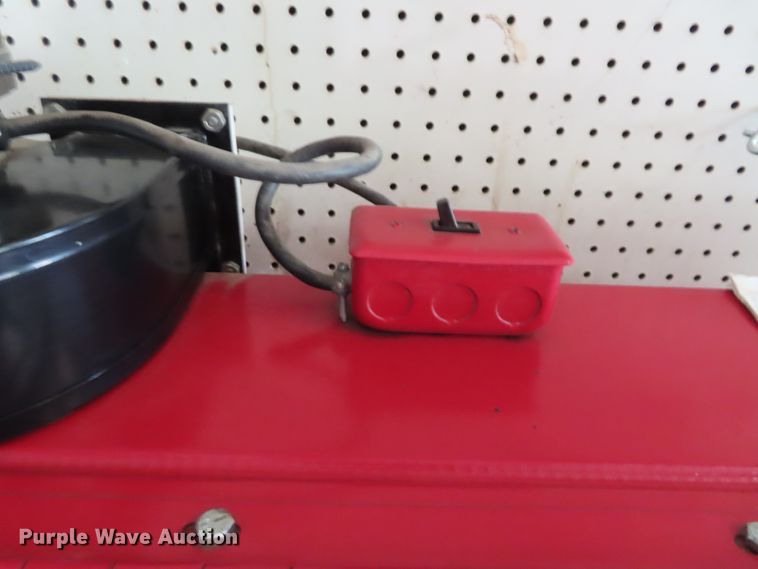 image for item FJ9219 Snap-on YA3625A sandblasting cabinet