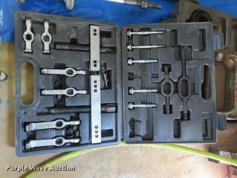 image for item FJ9222 Pullers