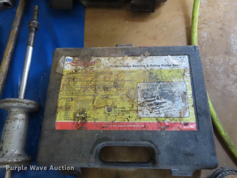 image for item FJ9222 Pullers