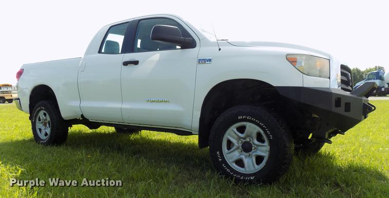 image for item FJ9311 2008 Toyota Tundra SR5 Double Cab pickup truck