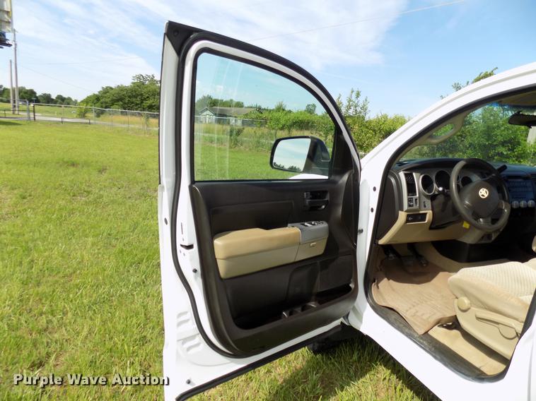 image for item FJ9311 2008 Toyota Tundra SR5 Double Cab pickup truck