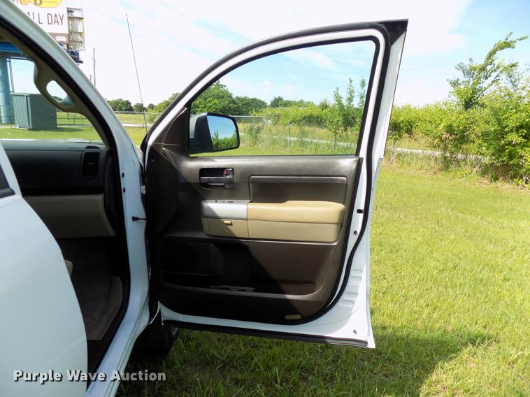 image for item FJ9311 2008 Toyota Tundra SR5 Double Cab pickup truck