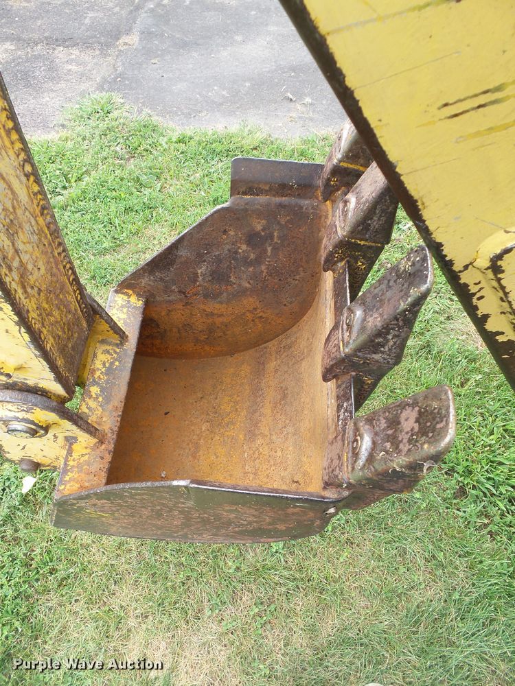 image for item FM9747 Terramite T5C backhoe