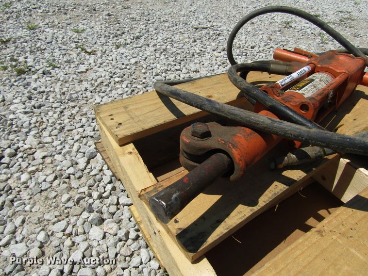 Stanley BR40 jack hammer in Olathe, KS Item FO9318 sold Purple Wave