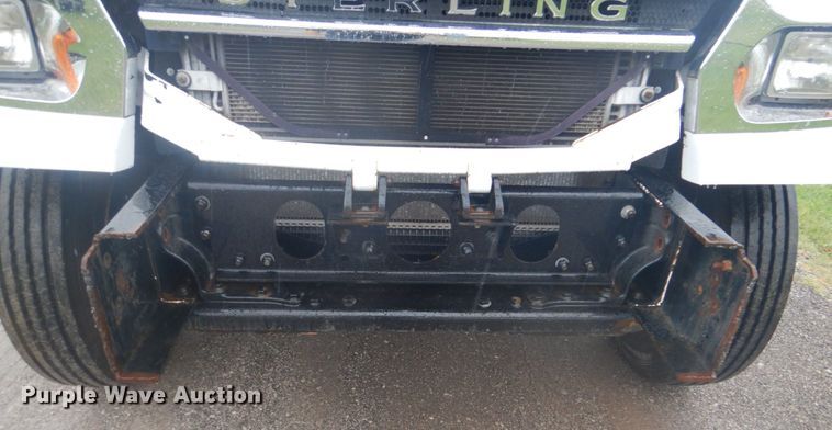 image for item FT9419 2009 Sterling L8500 truck cab and chassis