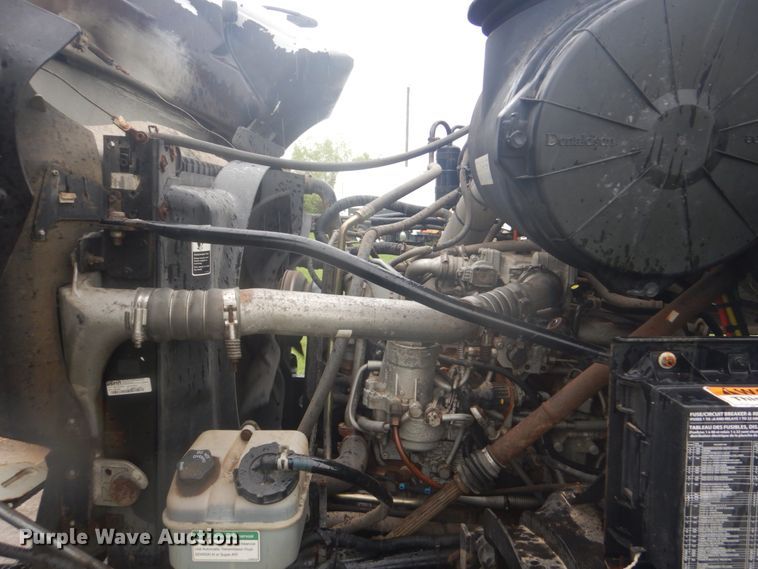 image for item FT9419 2009 Sterling L8500 truck cab and chassis