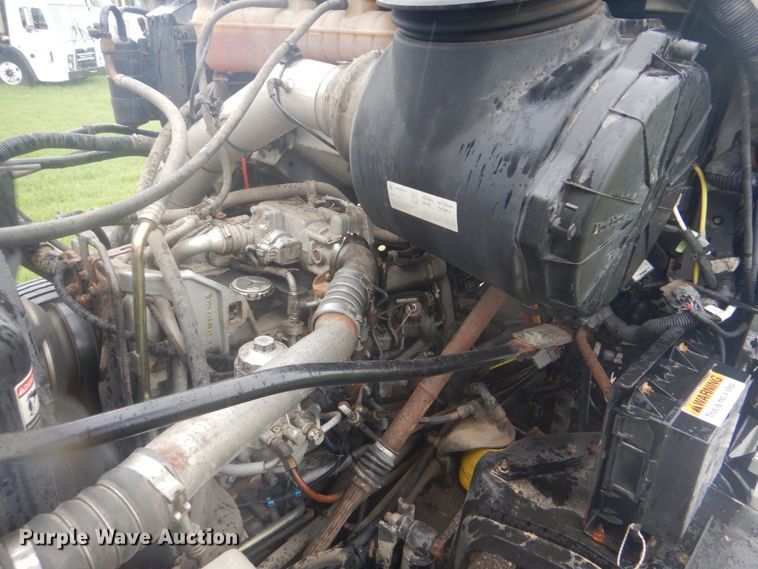 image for item FT9419 2009 Sterling L8500 truck cab and chassis