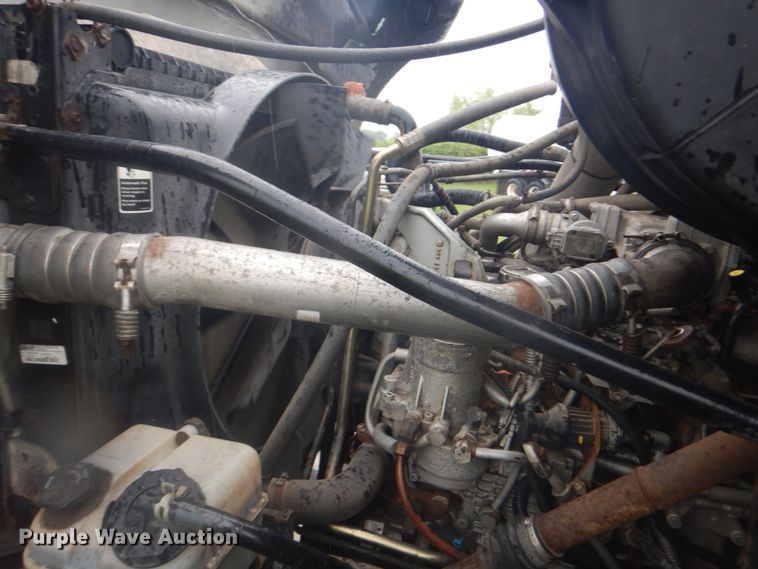 image for item FT9419 2009 Sterling L8500 truck cab and chassis