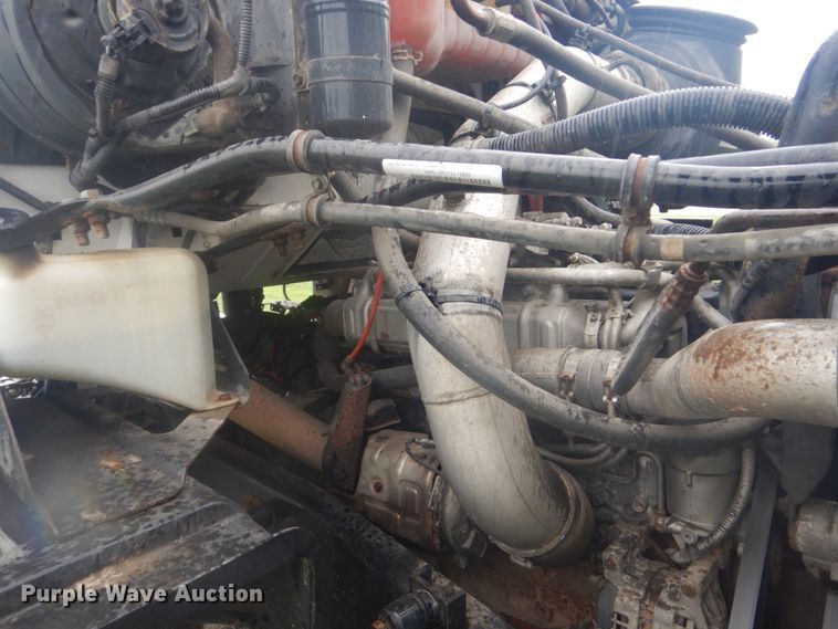 image for item FT9419 2009 Sterling L8500 truck cab and chassis