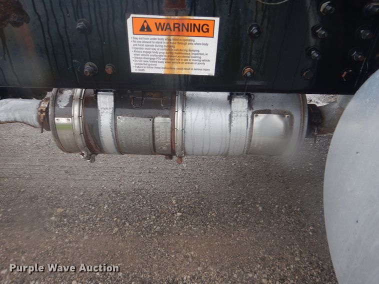 image for item FT9419 2009 Sterling L8500 truck cab and chassis