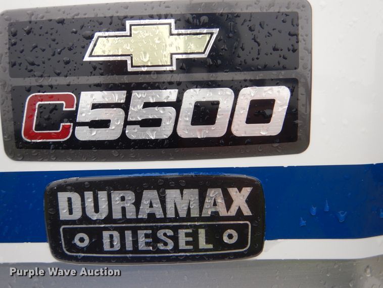 image for item FT9421 2006 Chevrolet C5500 shuttle bus