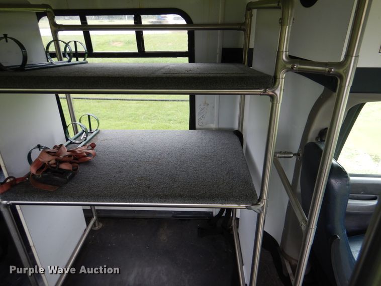 image for item FT9421 2006 Chevrolet C5500 shuttle bus