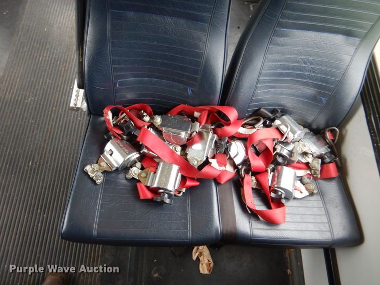 image for item FT9421 2006 Chevrolet C5500 shuttle bus