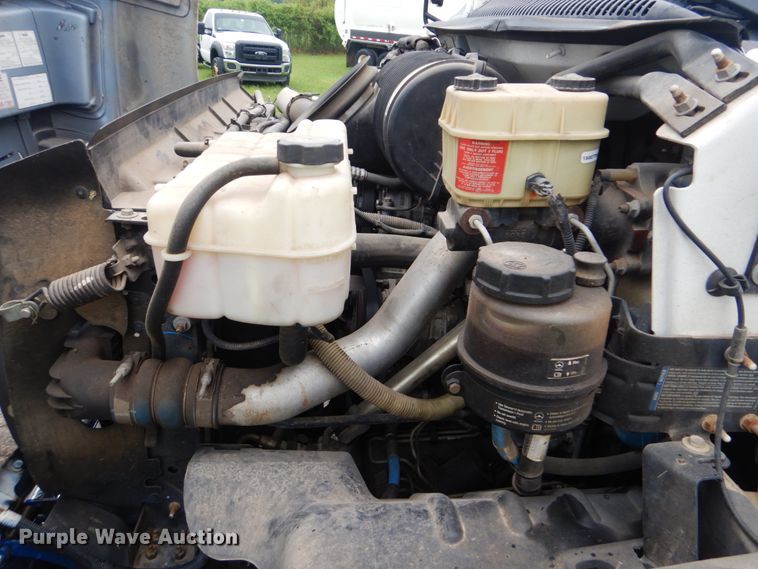 image for item FT9421 2006 Chevrolet C5500 shuttle bus