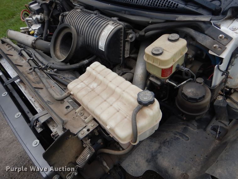 image for item FT9421 2006 Chevrolet C5500 shuttle bus