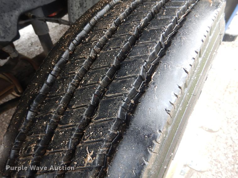 image for item FT9421 2006 Chevrolet C5500 shuttle bus