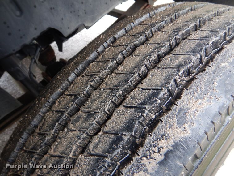 image for item FT9421 2006 Chevrolet C5500 shuttle bus