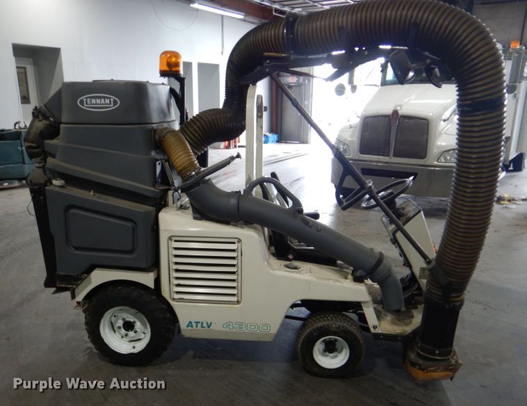 image for item FT9422 Tennant ATLV 4300 sweeper
