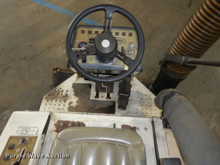 image for item FT9422 Tennant ATLV 4300 sweeper