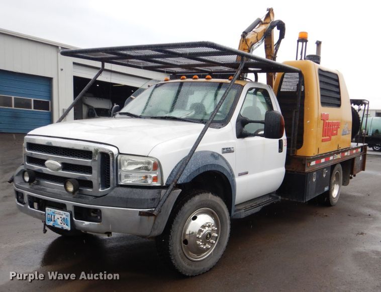 image for item FT9424 2006 Ford F550 flatbed truck