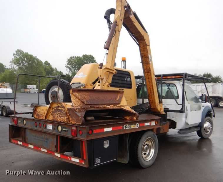 image for item FT9424 2006 Ford F550 flatbed truck