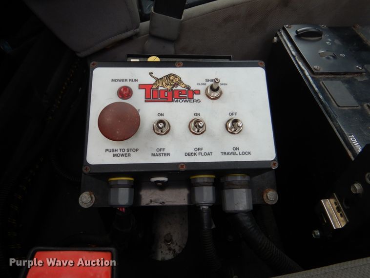 image for item FT9424 2006 Ford F550 flatbed truck