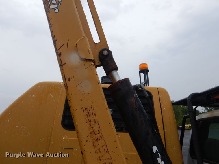 image for item FT9424 2006 Ford F550 flatbed truck