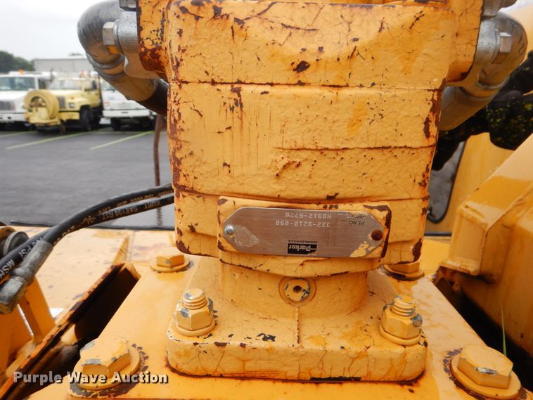 image for item FT9424 2006 Ford F550 flatbed truck