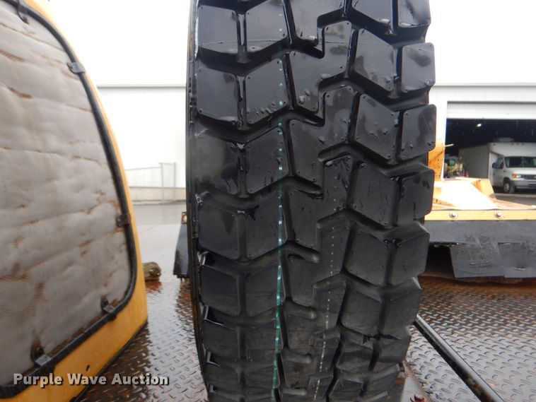 image for item FT9424 2006 Ford F550 flatbed truck