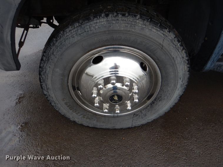 image for item FT9424 2006 Ford F550 flatbed truck