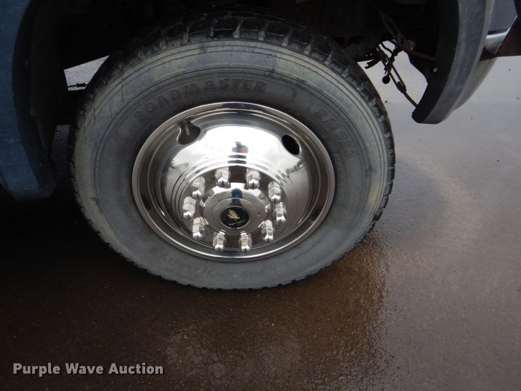 image for item FT9424 2006 Ford F550 flatbed truck