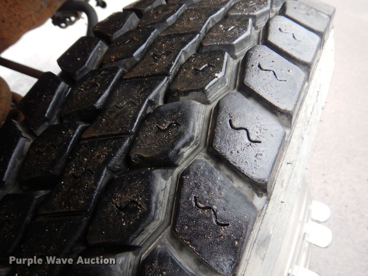 image for item FT9424 2006 Ford F550 flatbed truck