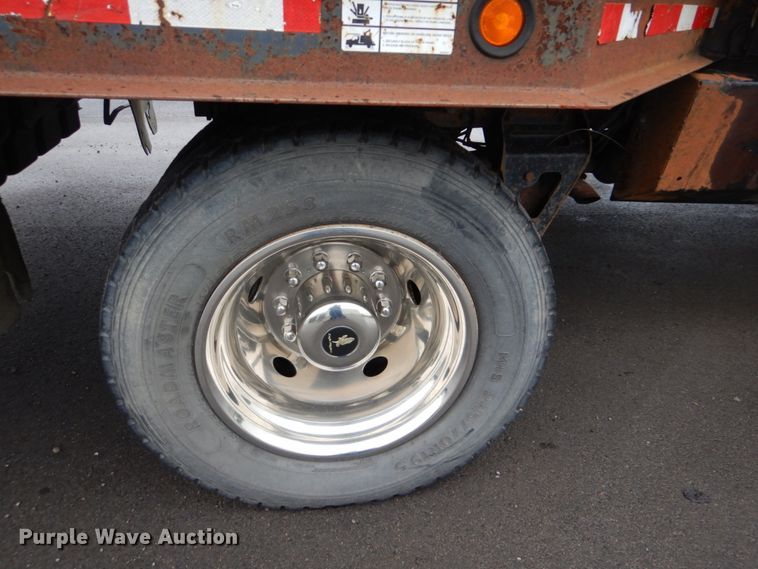 image for item FT9424 2006 Ford F550 flatbed truck