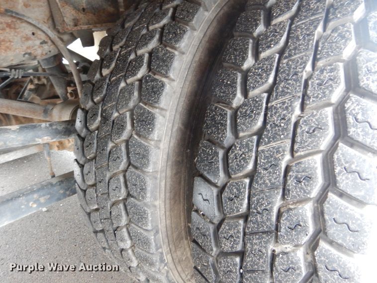 image for item FT9424 2006 Ford F550 flatbed truck