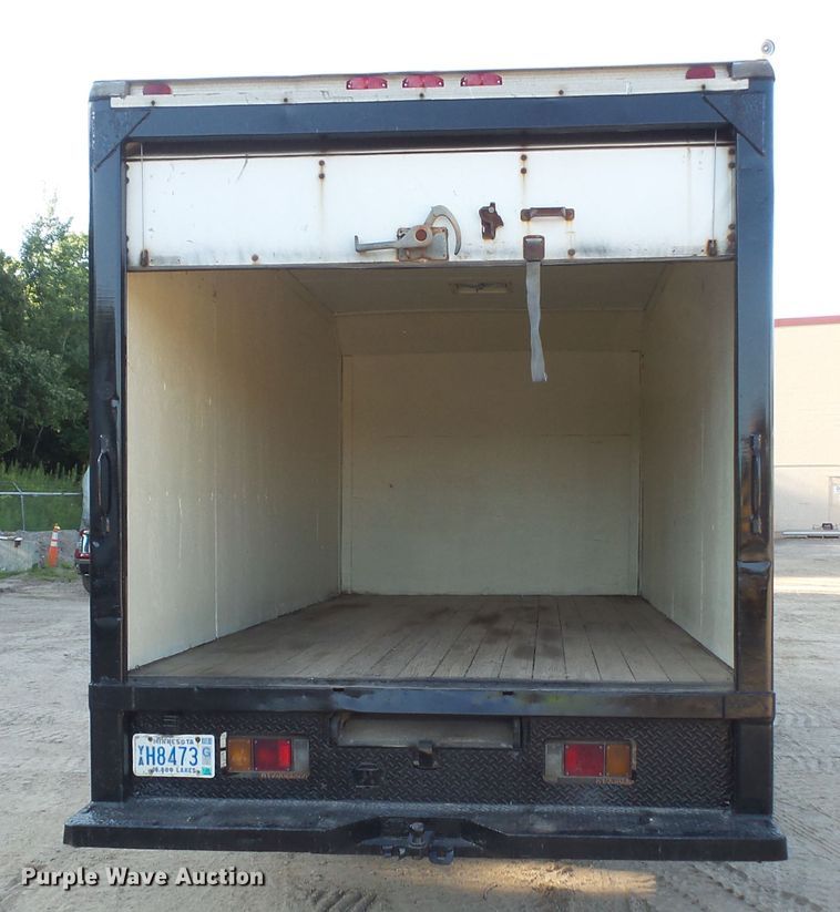 image for item FU9249 1994 Isuzu NPR box truck