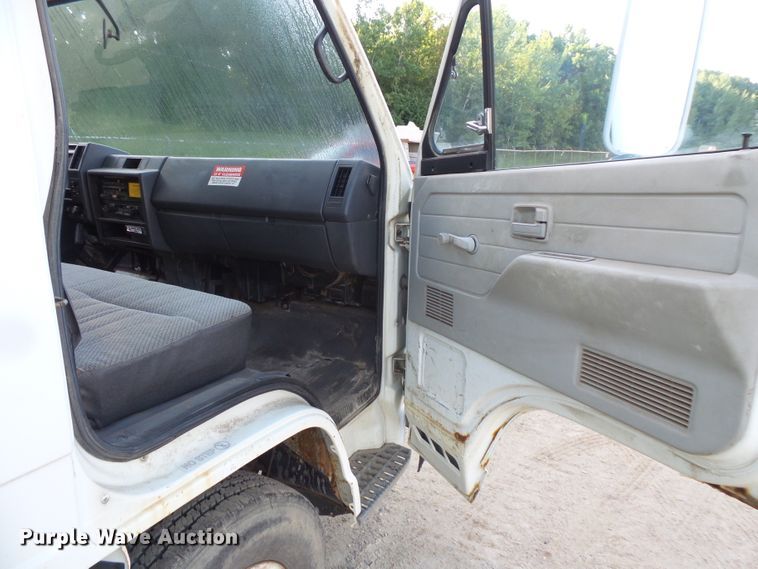 image for item FU9249 1994 Isuzu NPR box truck