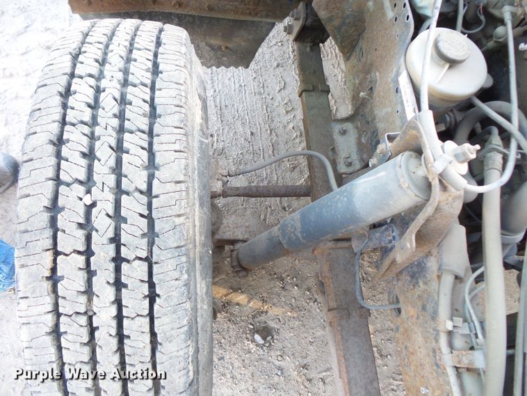 image for item FU9249 1994 Isuzu NPR box truck