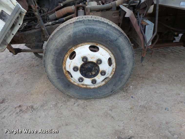 image for item FU9249 1994 Isuzu NPR box truck