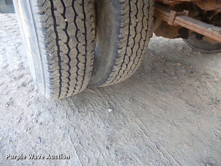 image for item FU9249 1994 Isuzu NPR box truck