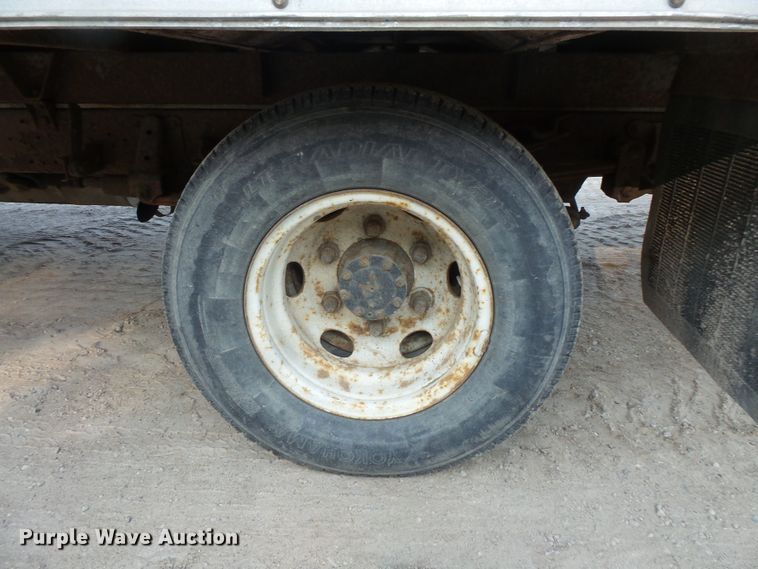 image for item FU9249 1994 Isuzu NPR box truck