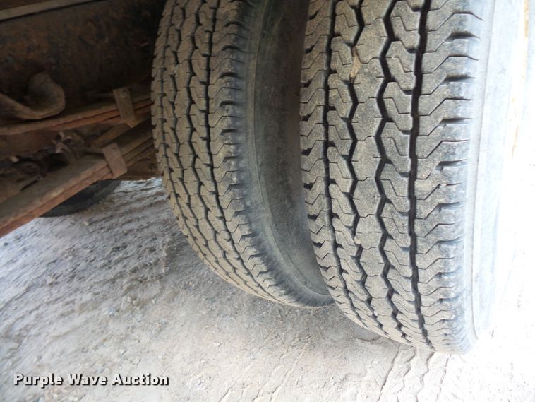 image for item FU9249 1994 Isuzu NPR box truck