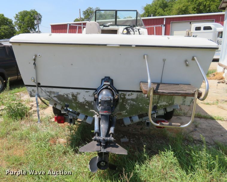 image for item FV9013 1987 Dixie Bluefin 821 boat