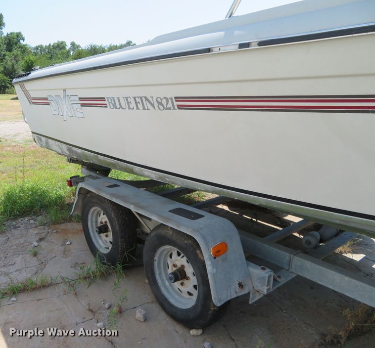 image for item FV9013 1987 Dixie Bluefin 821 boat
