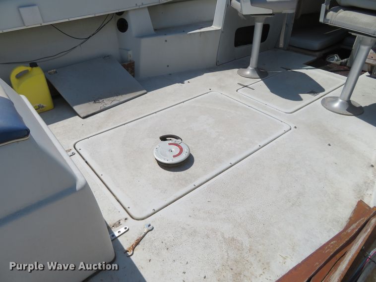 image for item FV9013 1987 Dixie Bluefin 821 boat